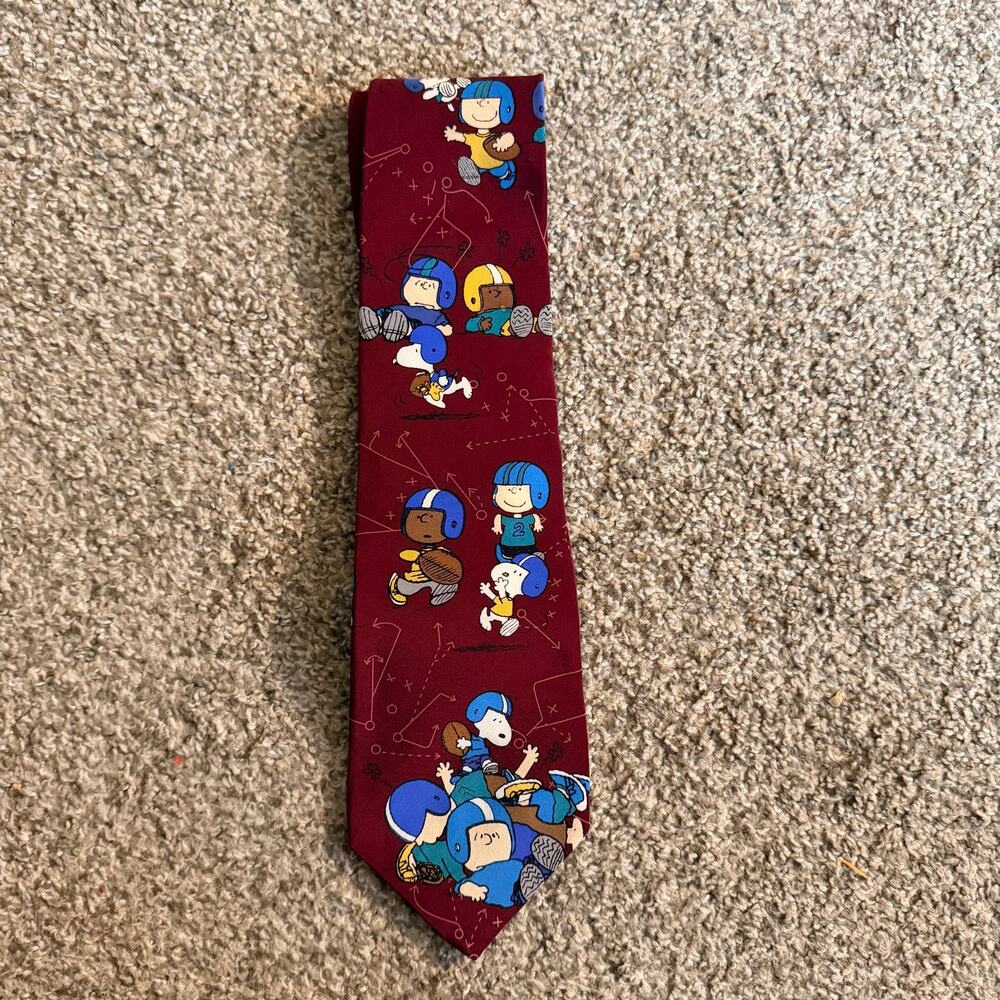 Peanuts Tie Vintage Football Snoopy Maroon